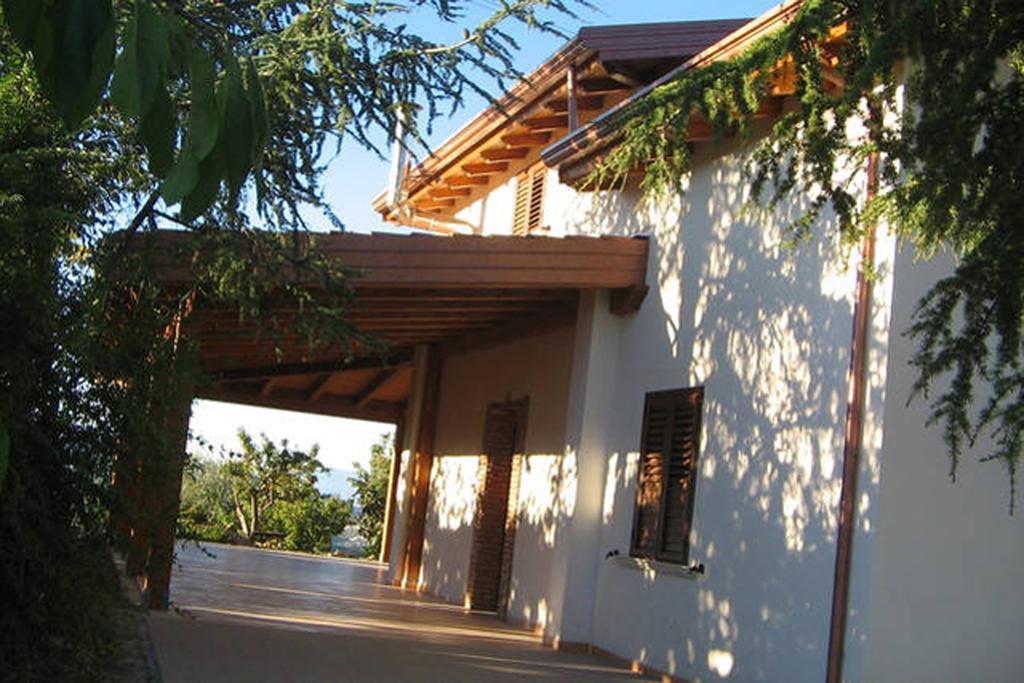 Agriturismo Miracco Atanasio Franco "Il Maniero" Santa Sofia d'Epiro Luaran gambar