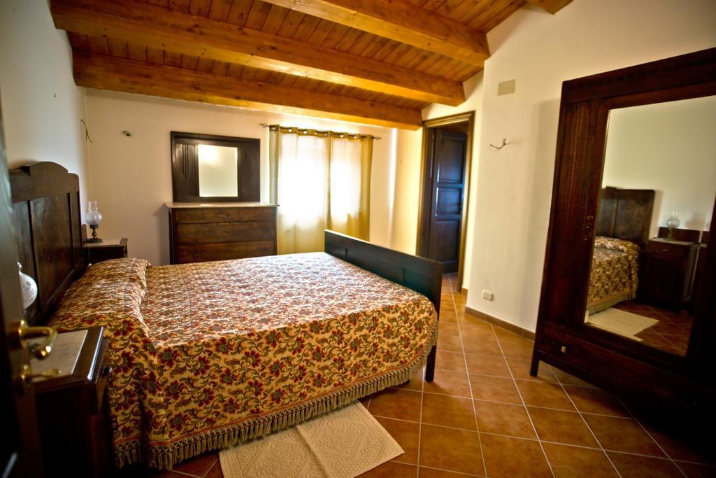 Agriturismo Miracco Atanasio Franco "Il Maniero" Santa Sofia d'Epiro Luaran gambar